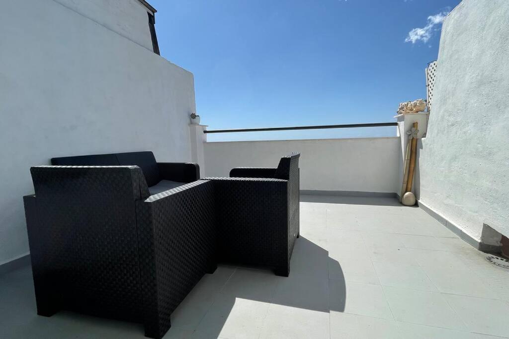 Atico Con Bonita Vista. En Urbanizacion Privada.! Apartment Estepona Exterior photo